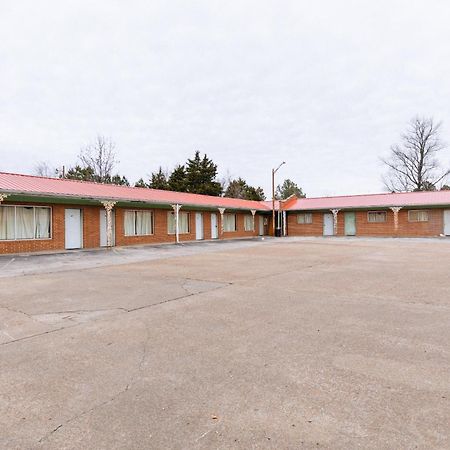 Oyo Hotel Holly Springs Ms Exterior foto